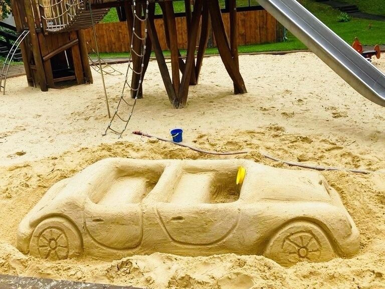 Sandskulptur Auto