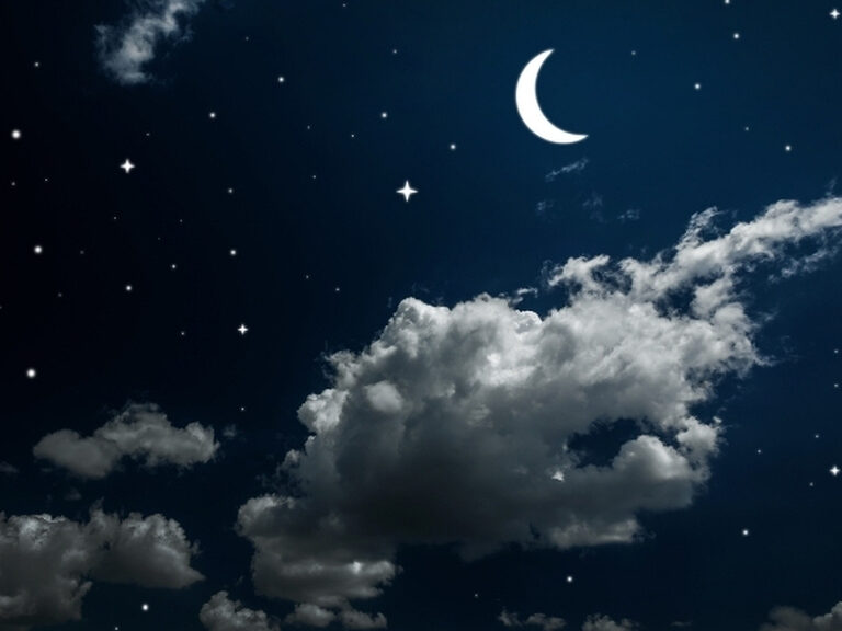 Himmel mit Mond und Sternen bei Nacht