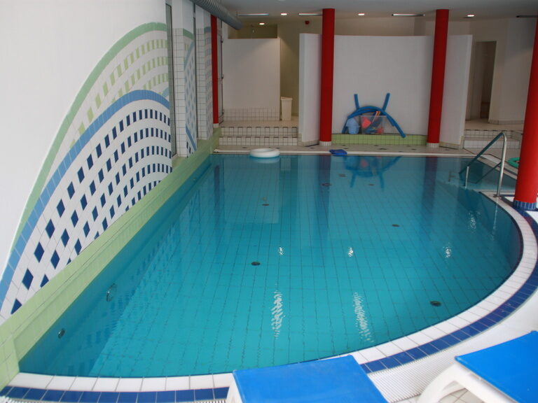 Schwimmbecken für Kinder im Family Club Harz