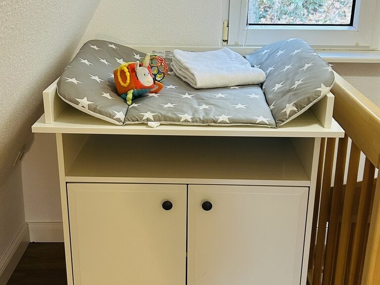 Wickelkommode für Urlaub mit Baby im Family Club Harz